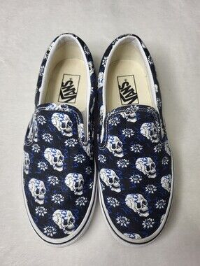 Vans Slip-On Shoes in Navy Skull Print. Size 8 Womans Or 6.5 Mens